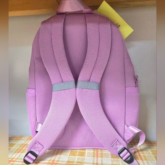 All In Motion 23L Air Mesh Backpack - Picture 2 of 4